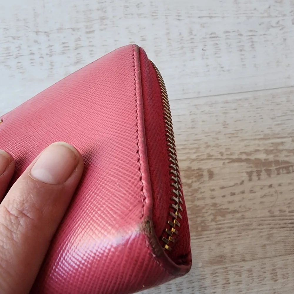 Prada Wallet - Picture 9 of 16